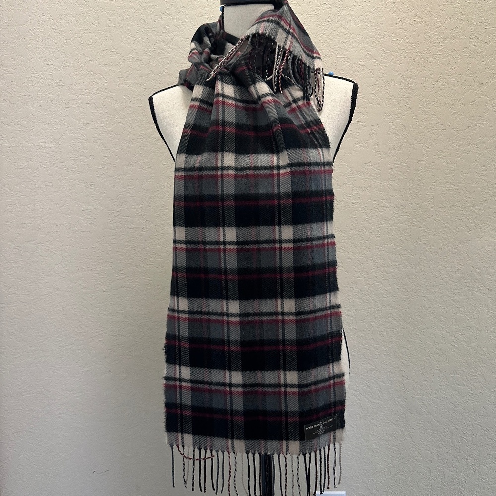 D&Y Softer Than Cashmere  PLAID Fringe Scarf